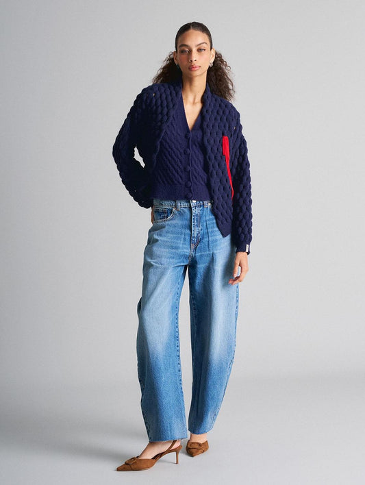 Casaco curto em ponto colmeia com laço removível