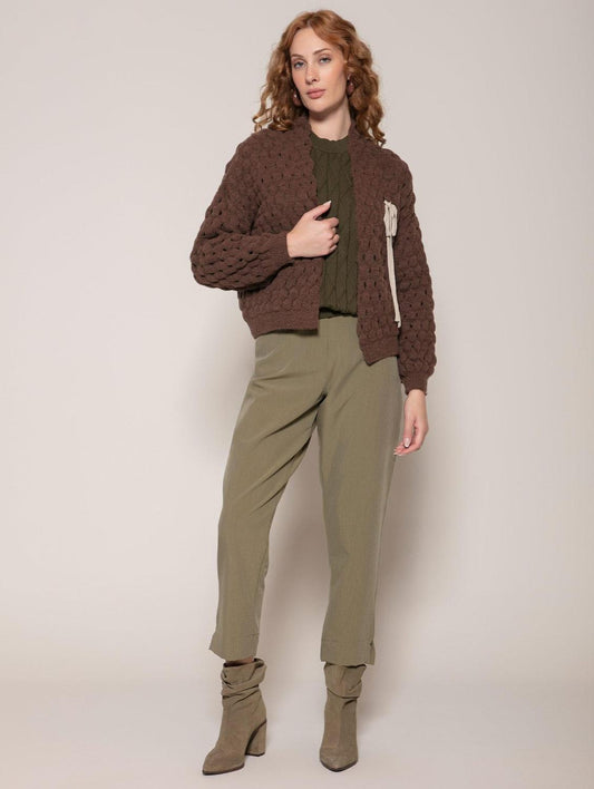 Casaco curto em ponto colmeia com laço removível