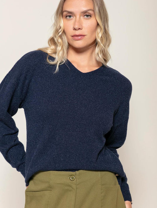 Blusa com decote em V em fio pluma exclusivo Biamar