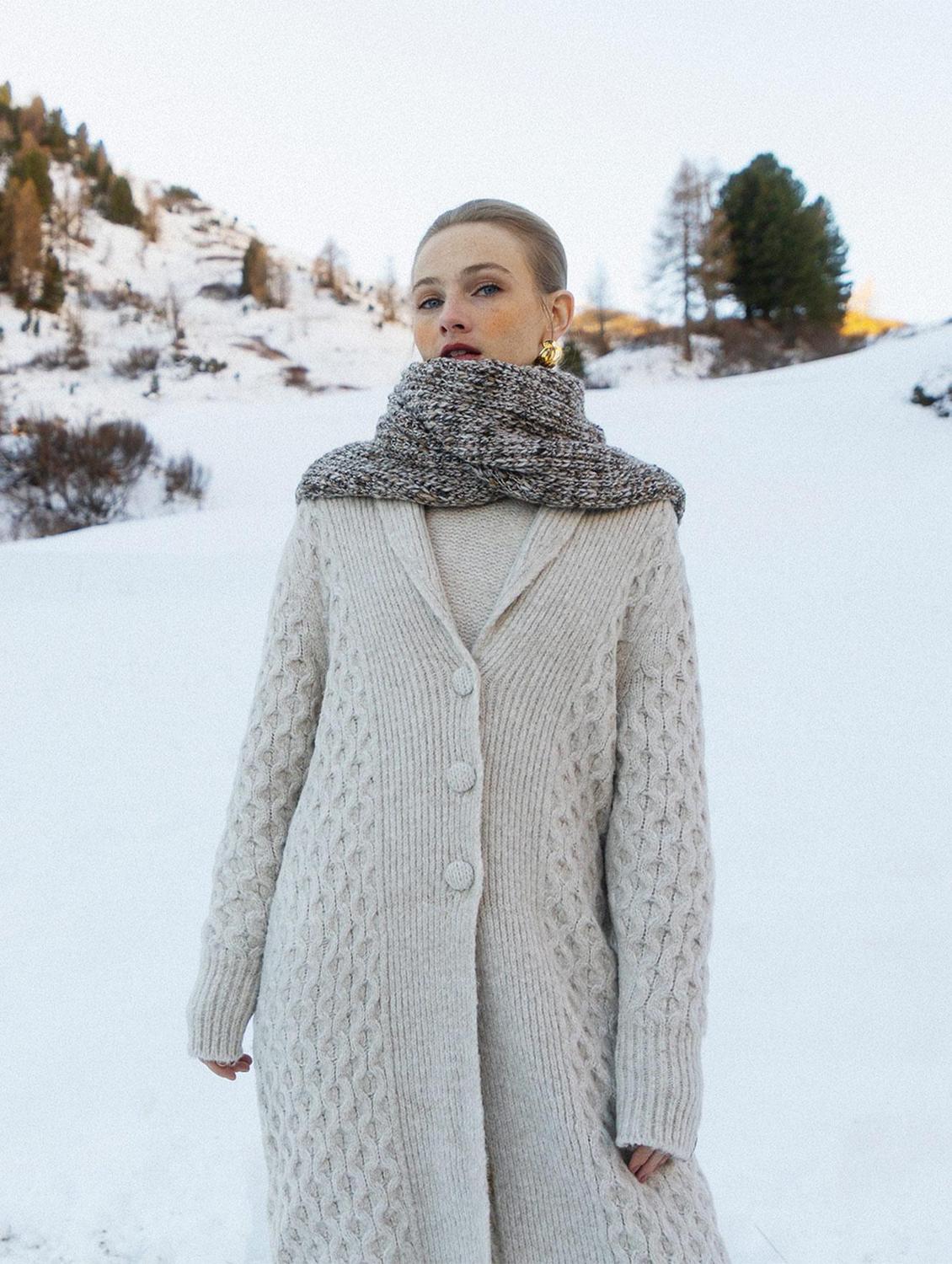 Casaco alongado com fechamento em botões forrados Biamar